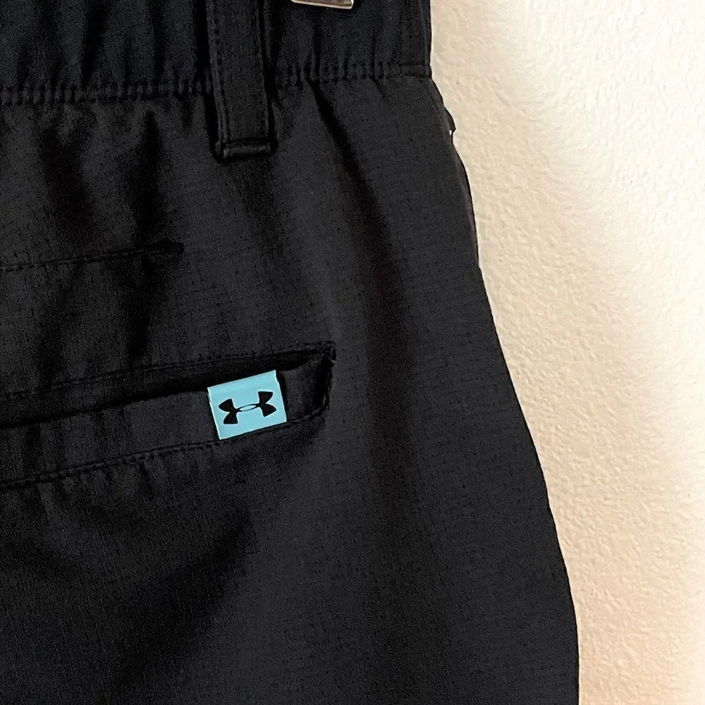 Mens Under Armour Lightweight, Black Golf/Athletic Shorts. Size 30.